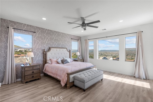 Detail Gallery Image 33 of 56 For 18797 Big Cedar Dr, Canyon Country,  CA 91387 - 5 Beds | 3 Baths