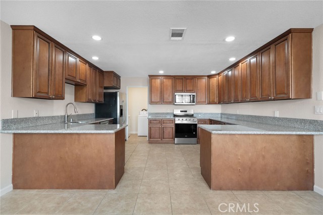 Detail Gallery Image 12 of 34 For 9846 Sunny Vista Rd, Phelan,  CA 92371 - 3 Beds | 2 Baths