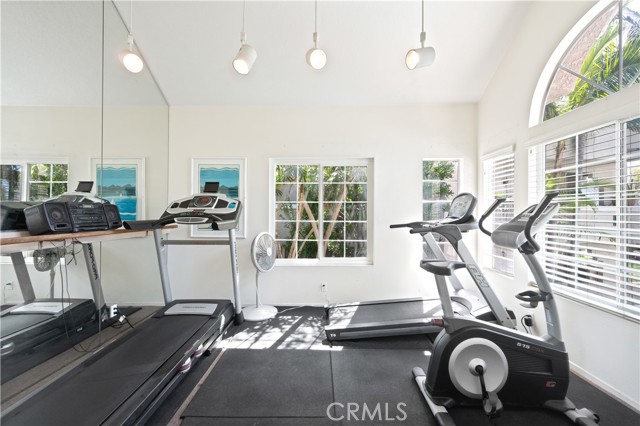 Detail Gallery Image 44 of 59 For 4591 Warner Ave #101,  Huntington Beach,  CA 92649 - 3 Beds | 2 Baths