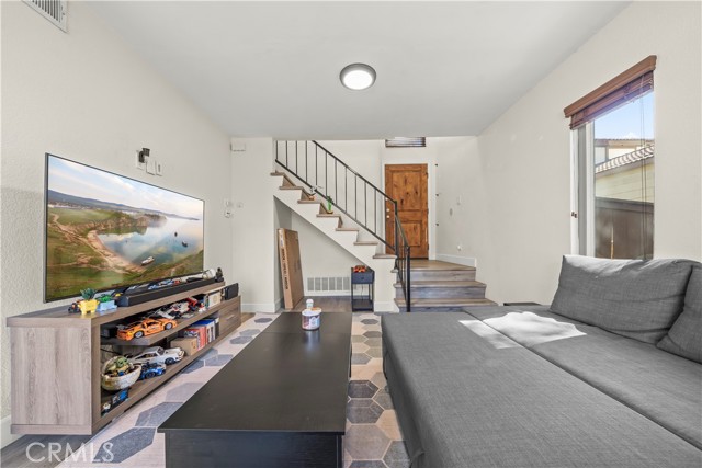 Detail Gallery Image 3 of 26 For 1112 S Cypress, Ontario,  CA 91762 - 2 Beds | 2/1 Baths