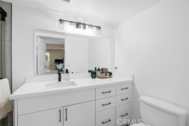 Detail Gallery Image 12 of 22 For 400 W California Ave #107,  Glendale,  CA 91203 - 2 Beds | 2 Baths