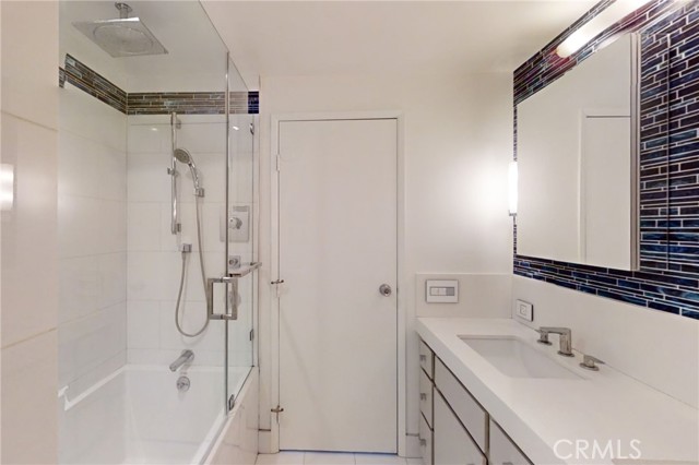 Detail Gallery Image 12 of 27 For 7135 Hollywood Bld #210,  Los Angeles,  CA 90046 - 1 Beds | 2 Baths