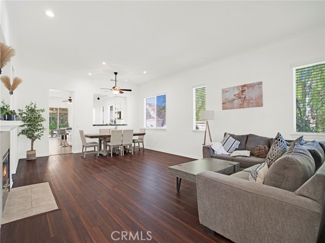 Detail Gallery Image 7 of 42 For 21103 Cross Creek Dr, Saugus,  CA 91350 - 3 Beds | 3 Baths