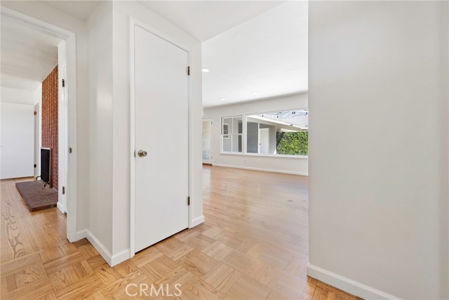 Image 31 of 38 For 883 Leadora Avenue