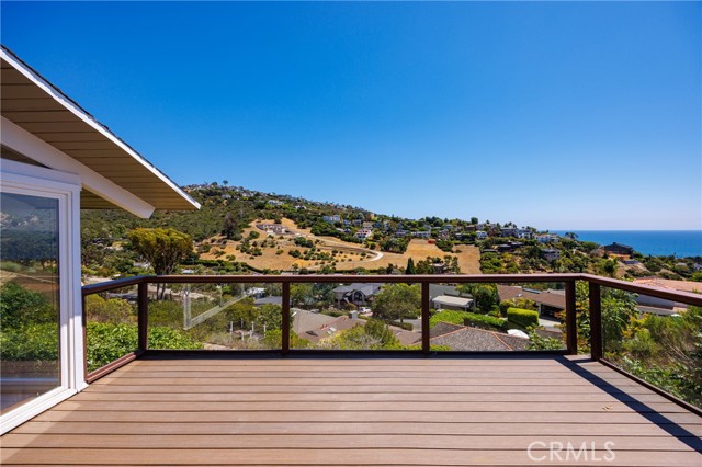 1007 Flamingo Road, Laguna Beach CA: https://media.crmls.org/medias/4832a5ad-5890-465d-851b-2f54e85c96ab.jpg