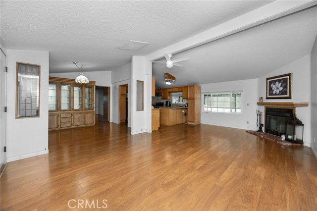 Detail Gallery Image 6 of 35 For 235 S Beach #75,  Anaheim,  CA 92804 - 3 Beds | 2 Baths