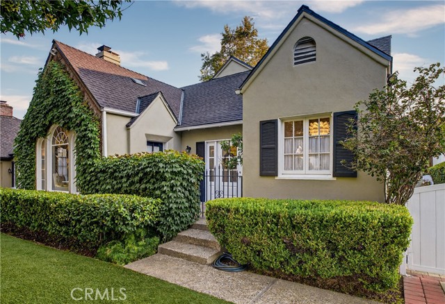 Detail Gallery Image 2 of 54 For 115 Annandale Rd, Pasadena,  CA 91105 - 4 Beds | 3 Baths