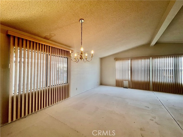 24600 Mountain Ave, Hemet CA: https://media.crmls.org/medias/4833215a-267f-4db6-9ee6-35eb860cd53e.jpg