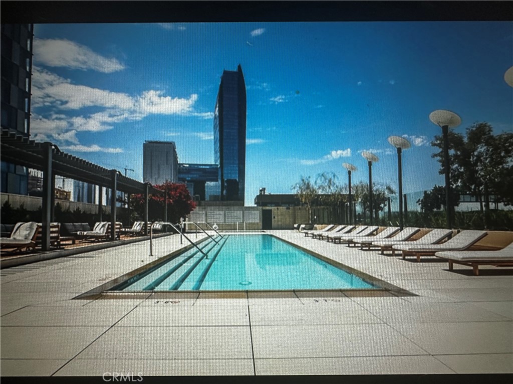 https://media.crmls.org/medias/48337919-1016-4c60-a518-11093dde972d.jpg?preset=X-Large