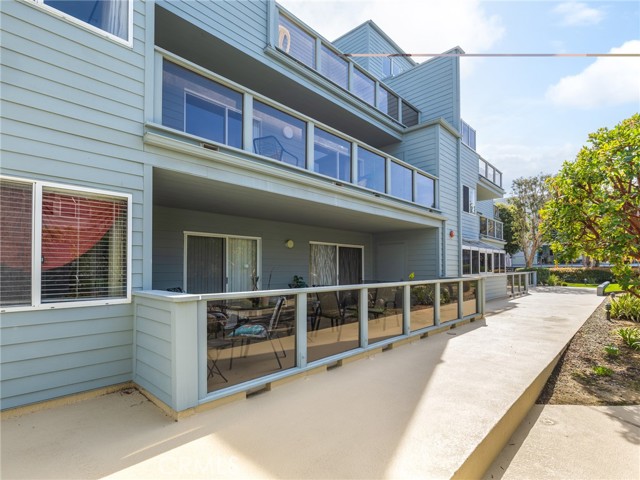 210 The Village, Redondo Beach, California 90277, 2 Bedrooms Bedrooms, ,1 BathroomBathrooms,Residential,For Sale,The Village,SB25027886