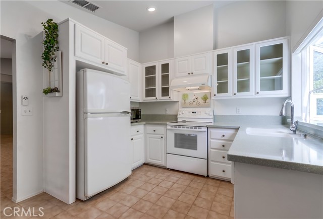 Detail Gallery Image 6 of 25 For 24 Aspen Creek Ln, Laguna Hills,  CA 92653 - 3 Beds | 2 Baths