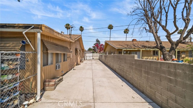 Detail Gallery Image 6 of 19 For 9130 Pinyon Ave, Fontana,  CA 92335 - 3 Beds | 2 Baths