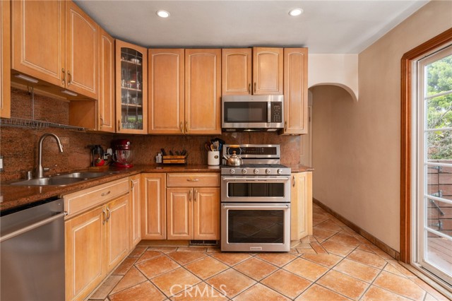 1700 Stanford Avenue, Redondo Beach CA: https://media.crmls.org/medias/48359373-8d32-4c1c-b618-45301a42965d.jpg
