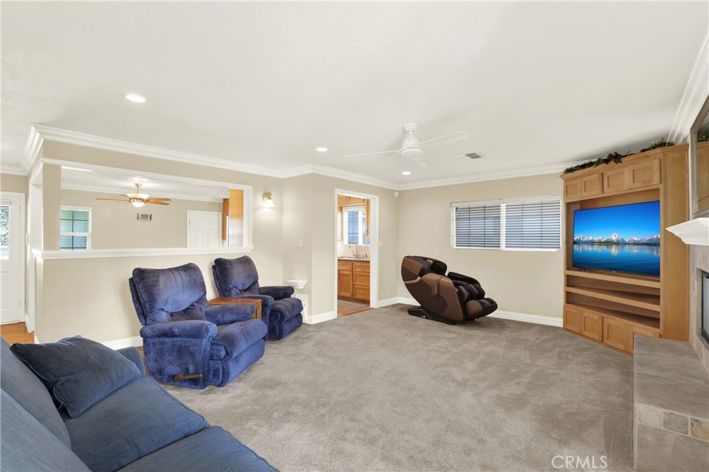 MLS #OC25128179 img 11