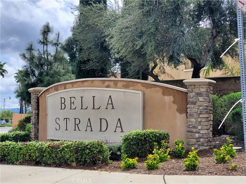https://media.crmls.org/medias/4835b4de-2739-45db-8579-2edcfd21300e.jpg?preset=X-Large