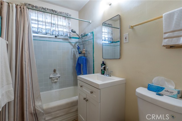 Detail Gallery Image 6 of 46 For 1824 Marine, Gardena,  CA 90249 - 4 Beds | 3 Baths