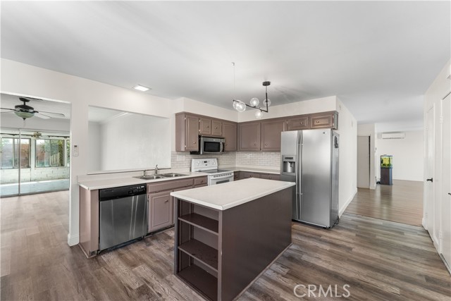 Detail Gallery Image 11 of 35 For 2736 E Avenue R7, Palmdale,  CA 93550 - 4 Beds | 2 Baths