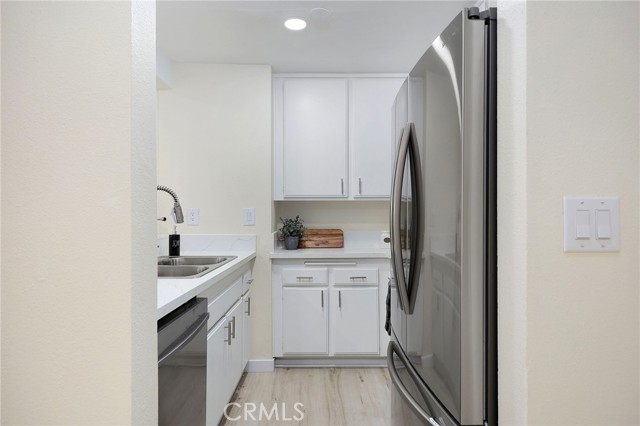 Detail Gallery Image 7 of 19 For 21801 Roscoe Bld #132,  Canoga Park,  CA 91304 - 1 Beds | 1 Baths