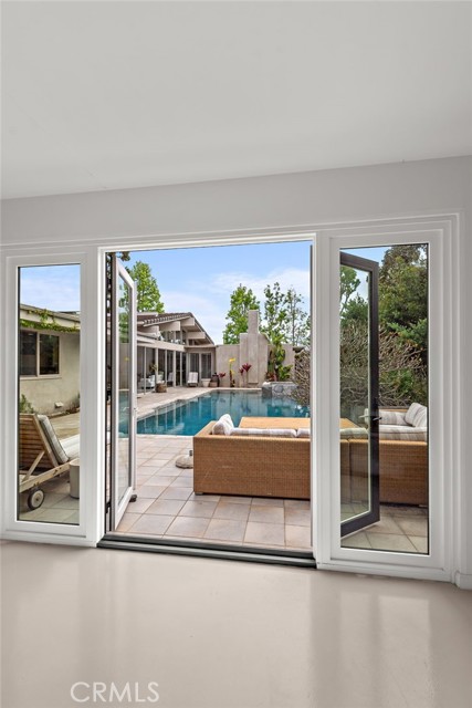 Detail Gallery Image 27 of 33 For 1401 Lincoln Ln, Newport Beach,  CA 92660 - 4 Beds | 5 Baths