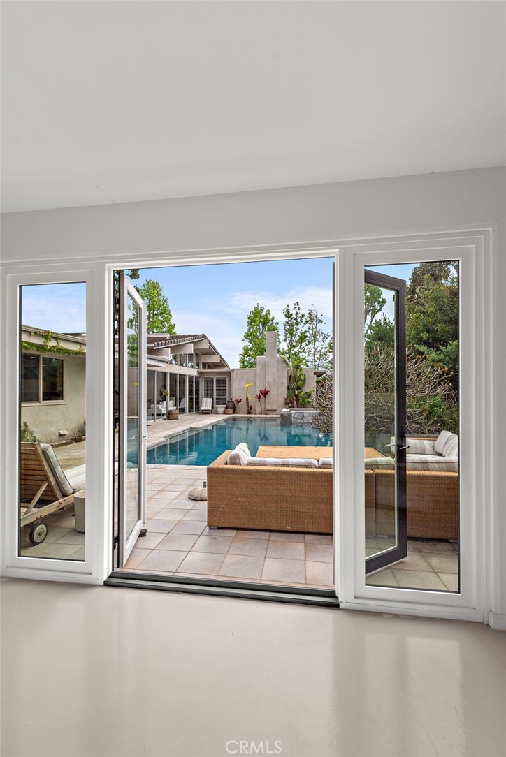 MLS #OC25157494 img 6