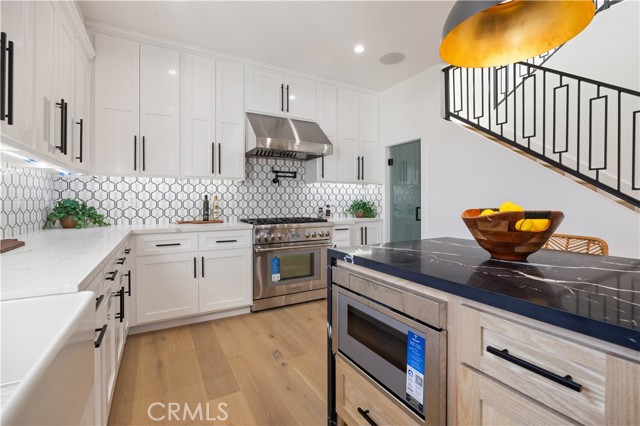 Detail Gallery Image 7 of 34 For 22002 Ocean Ave, Torrance,  CA 90503 - 4 Beds | 4/1 Baths