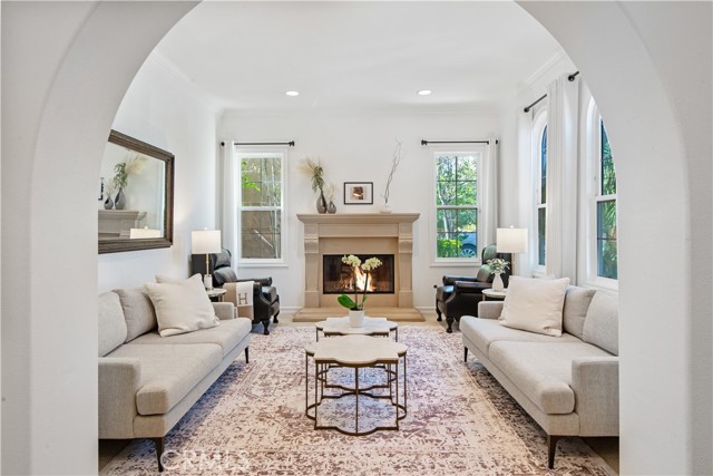 Detail Gallery Image 6 of 40 For 8005 Bell Crest Dr, Los Angeles,  CA 90045 - 6 Beds | 4 Baths