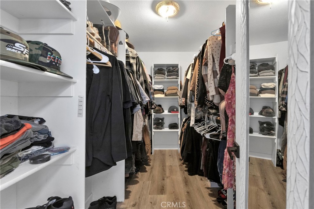 https://media.crmls.org/medias/483849c9-d802-4449-aef6-62a1362f76b6.jpg?preset=X-Large