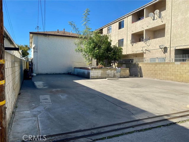 1120 Raymond Avenue, Long Beach CA: https://media.crmls.org/medias/4838ae44-6616-4cc7-95bc-340f475da0b3.jpg