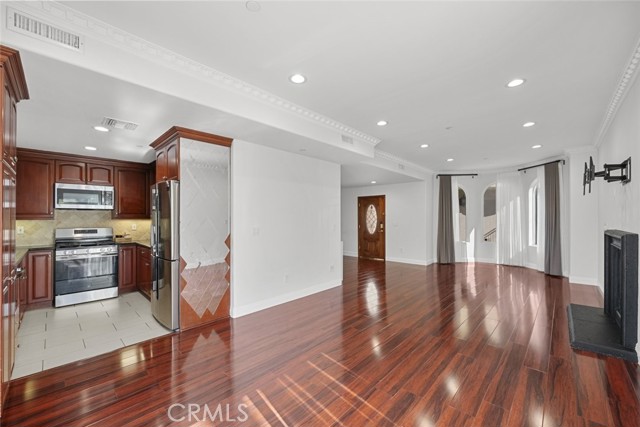 Detail Gallery Image 22 of 46 For 6939 Greeley St #101,  Tujunga,  CA 91042 - 3 Beds | 2 Baths