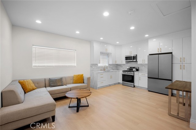 Detail Gallery Image 3 of 13 For 11040 Nassau, Sunland,  CA 91040 - 0 Beds | 1 Baths