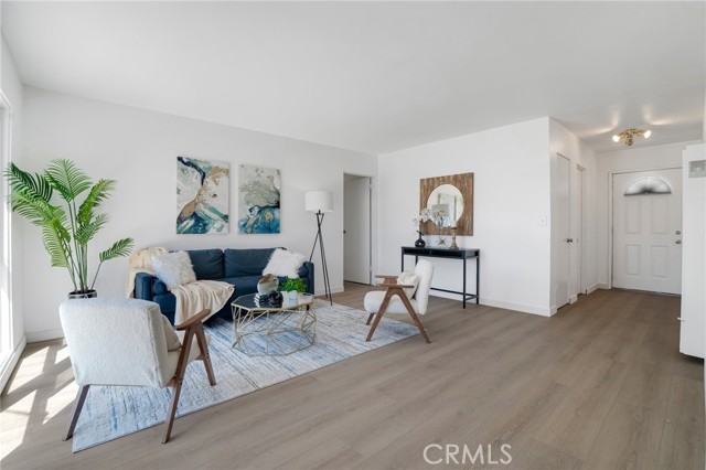 Detail Gallery Image 12 of 24 For 8207 Yarmouth, Reseda,  CA 91335 - 4 Beds | 2 Baths