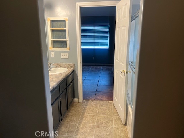 Detail Gallery Image 16 of 19 For 603 Calle Del Sol, Bakersfield,  CA 93307 - 4 Beds | 2 Baths