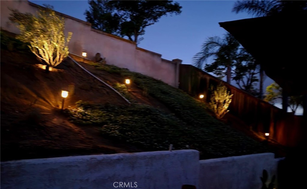 https://media.crmls.org/medias/483e3512-41e8-46de-806c-1f7e467cb66d.jpg?preset=X-Large