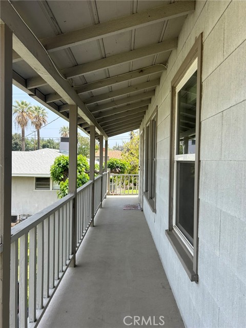 690 E Cypress E, Redlands CA: https://media.crmls.org/medias/483eb3df-684a-4d7c-88a0-d193e3ad9159.jpg