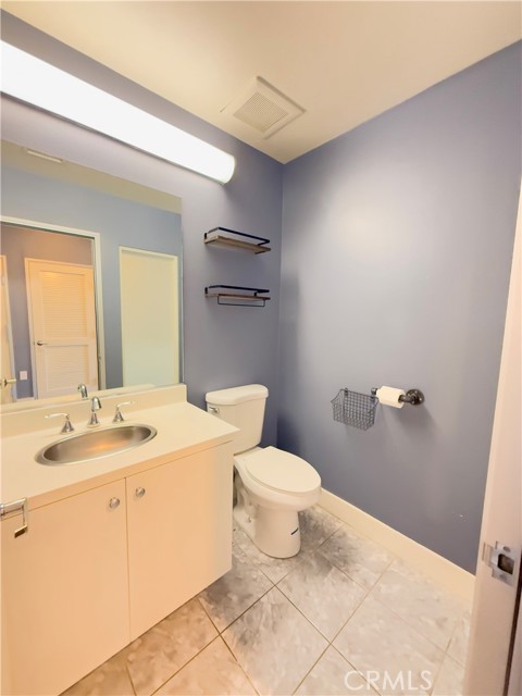 909 E Santa Ana Boulevard, Santa Ana CA: https://media.crmls.org/medias/483ebc98-4891-4447-a2b6-310ac6814e2f.jpg