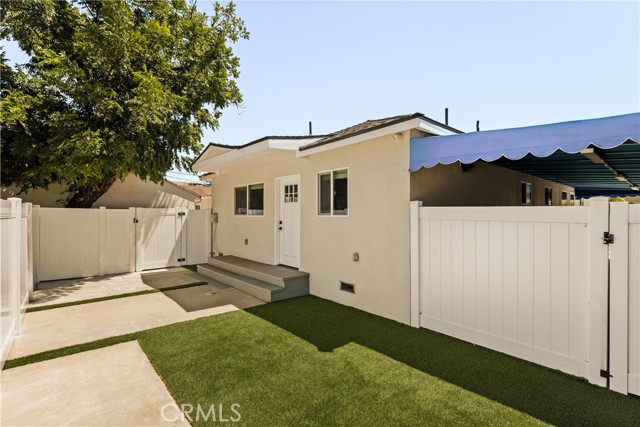 Detail Gallery Image 12 of 22 For 15233 Camarillo St, Sherman Oaks,  CA 91403 - – Beds | – Baths