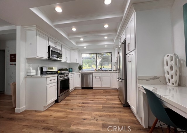 Detail Gallery Image 8 of 33 For 7 Swift Ct #210,  Newport Beach,  CA 92663 - 3 Beds | 2/1 Baths