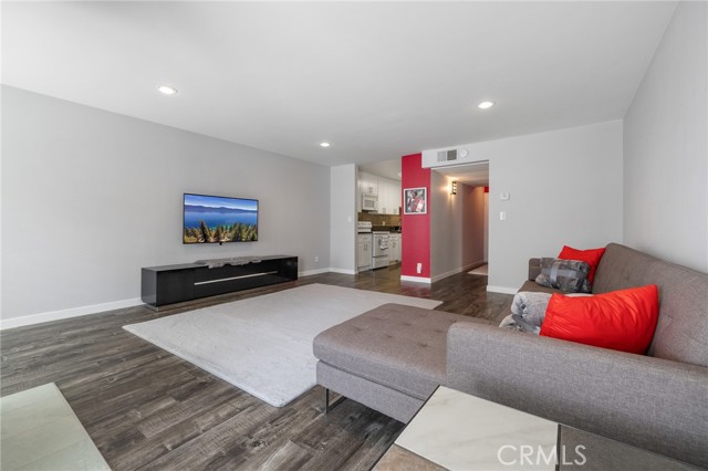 14506 Benefit Street, Sherman Oaks CA: https://media.crmls.org/medias/483fb741-ba6d-4032-910f-0f26554b4904.jpg