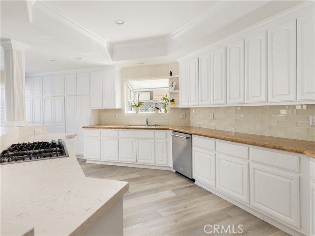 534 Francisca Avenue, Redondo Beach, California 90277, 5 Bedrooms Bedrooms, ,3 BathroomsBathrooms,Residential,Sold,Francisca,SB20239752