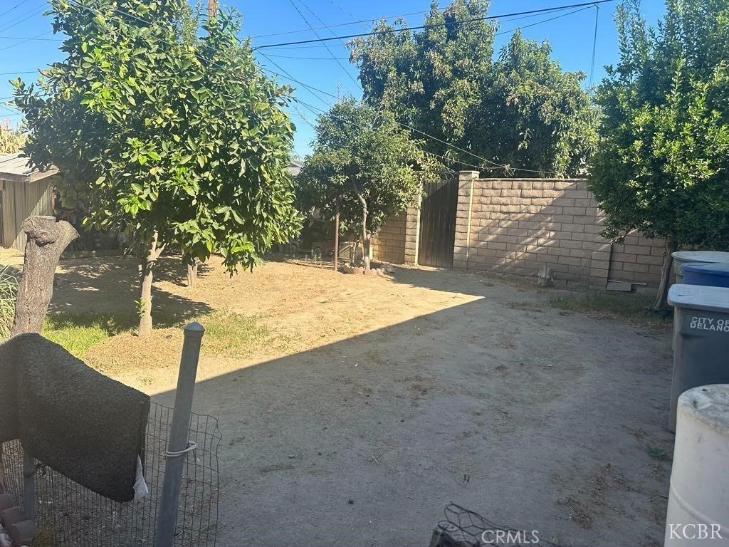 https://media.crmls.org/medias/48408bbd-6d4f-41ca-8a39-c60aff8c3a30.jpg?preset=X-Large