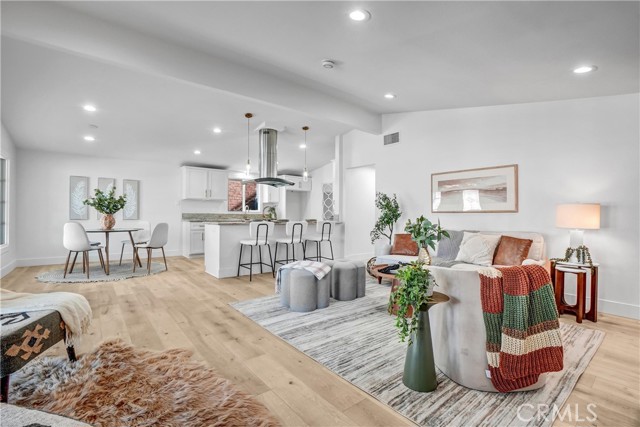 Detail Gallery Image 2 of 24 For 4122 W Kent, Santa Ana,  CA 92704 - 4 Beds | 4 Baths