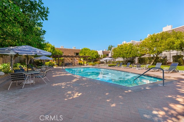 Detail Gallery Image 30 of 36 For 6226 Nita Ave, Woodland Hills,  CA 91367 - 2 Beds | 2/1 Baths