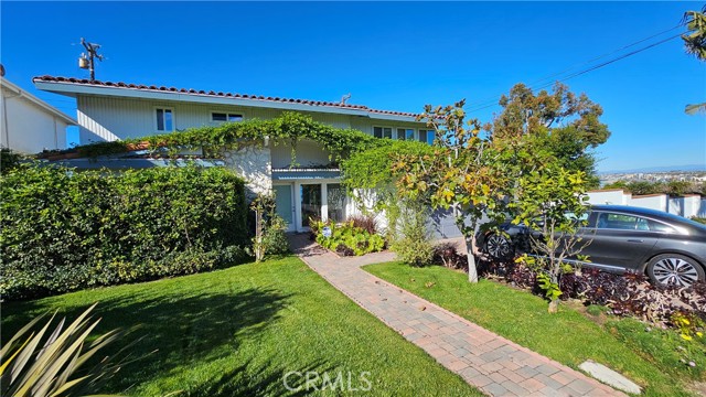 Detail Gallery Image 2 of 10 For 449 Paseo De La Playa, Redondo Beach,  CA 90277 - 4 Beds | 3 Baths