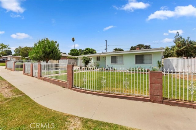 Detail Gallery Image 3 of 24 For 2994 Maude St, Riverside,  CA 92506 - 3 Beds | 2 Baths