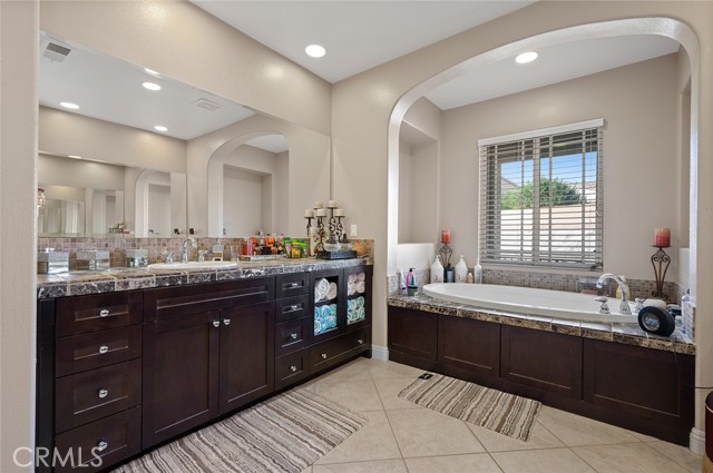 Detail Gallery Image 39 of 73 For 22453 Quiet Bay Dr, Corona,  CA 92883 - 5 Beds | 5/1 Baths