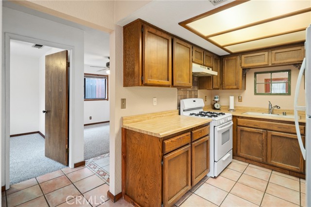 42868 Ranch Club Road, Lake Elizabeth CA: https://media.crmls.org/medias/4843a953-606a-430a-935c-266f27a81afd.jpg