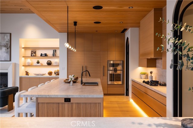 Detail Gallery Image 12 of 48 For 2100 Windward Ln, Newport Beach,  CA 92660 - 5 Beds | 5/3 Baths