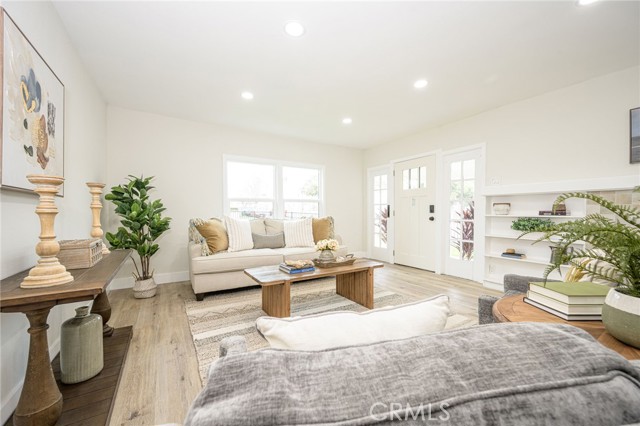 Detail Gallery Image 8 of 34 For 2200 S Alma St, San Pedro,  CA 90731 - 3 Beds | 2 Baths