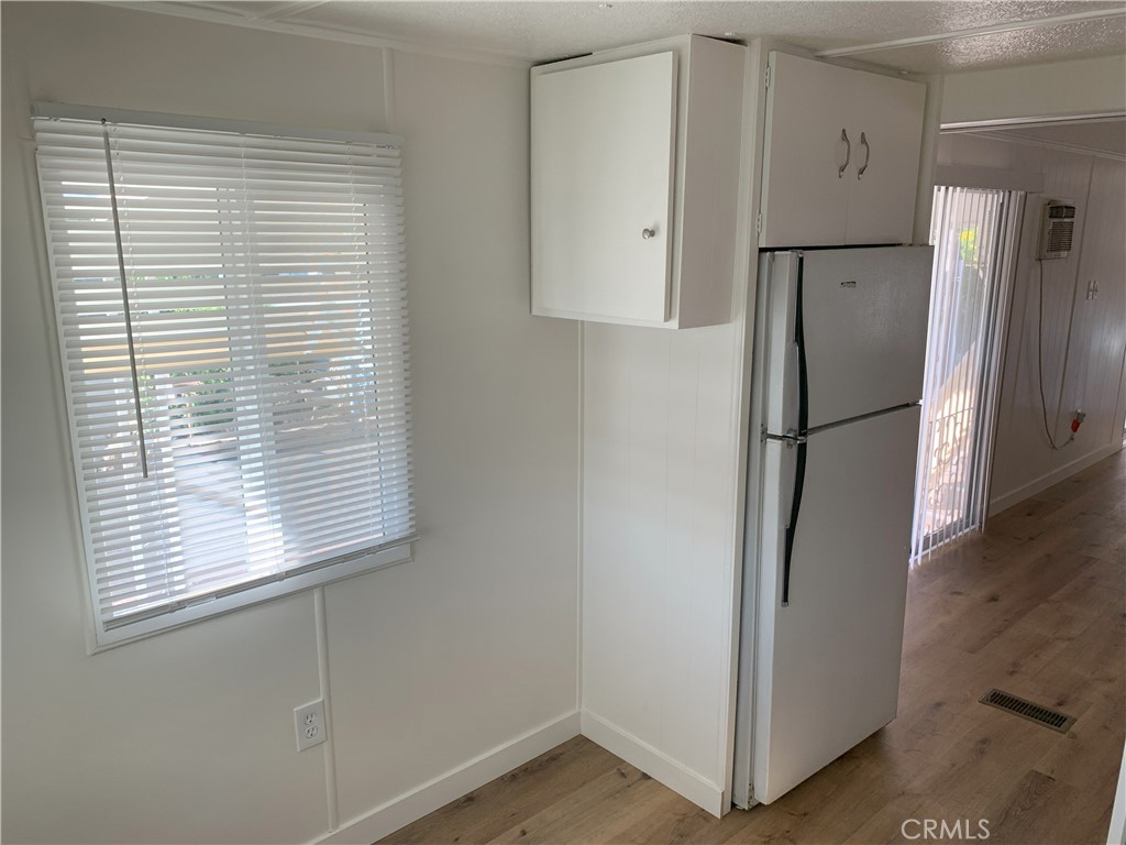 MLS #OC25220939 image #9