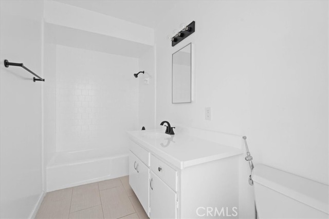 Detail Gallery Image 30 of 39 For 5829 E 2nd, Long Beach,  CA 90803 - 4 Beds | 3 Baths